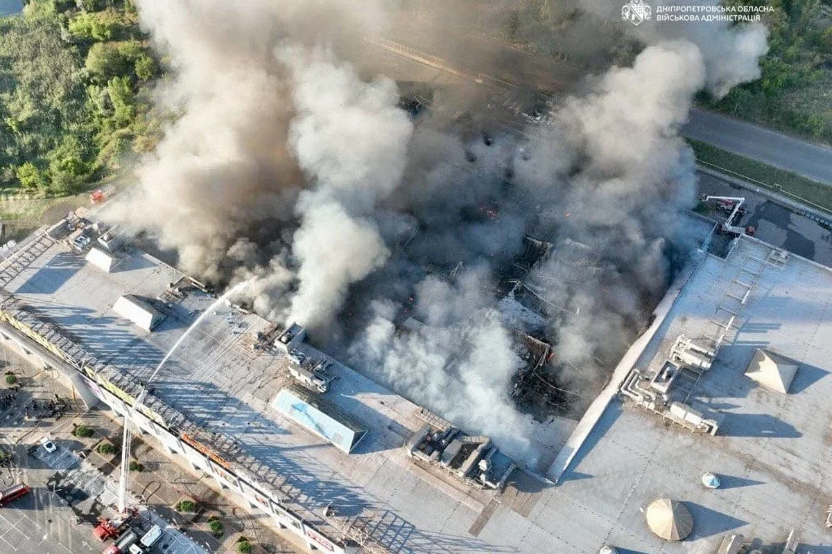 Ukraine targets Russian refinery after Kryvyi Rih mall attack
