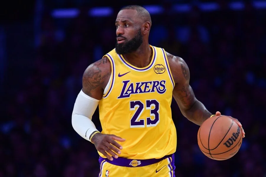 LeBron Decision Looms as Kuminga, Hezonja and Hawks Enter Free-Agent Shuffle
