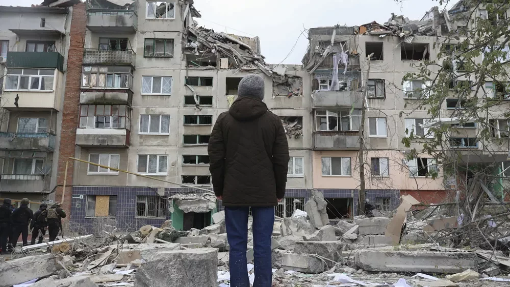 Russian strikes and Ukrainian bans: Latest updates from the conflict zone.