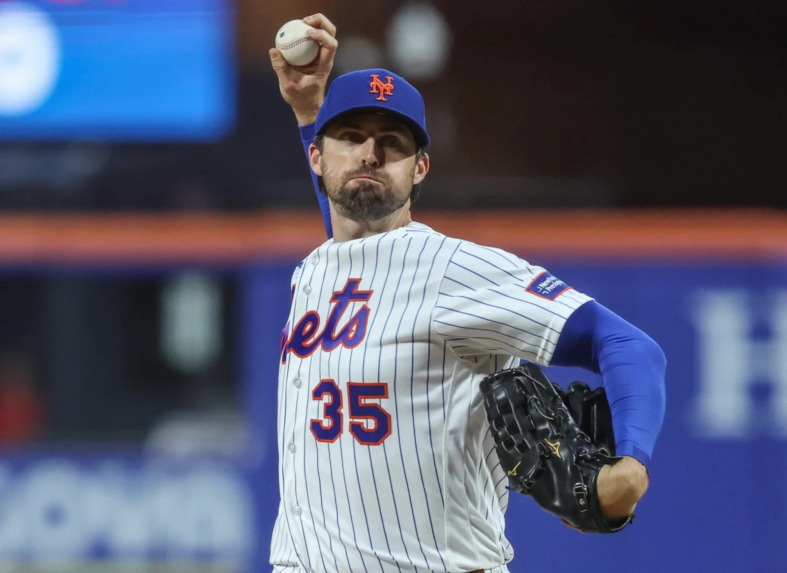 Cubs land Holmes and Taylor in Mets trade for top prospect Rojas