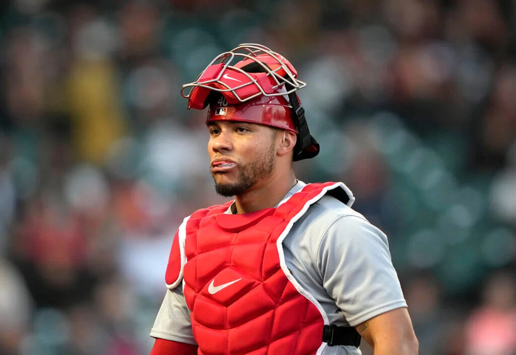 Cardinals' Willson Contreras experiment fails as Cubs react.