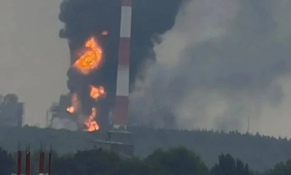 Ukraine Hits Russia Day with Drone Strikes on Key Refineries in Tatarstan and Samara