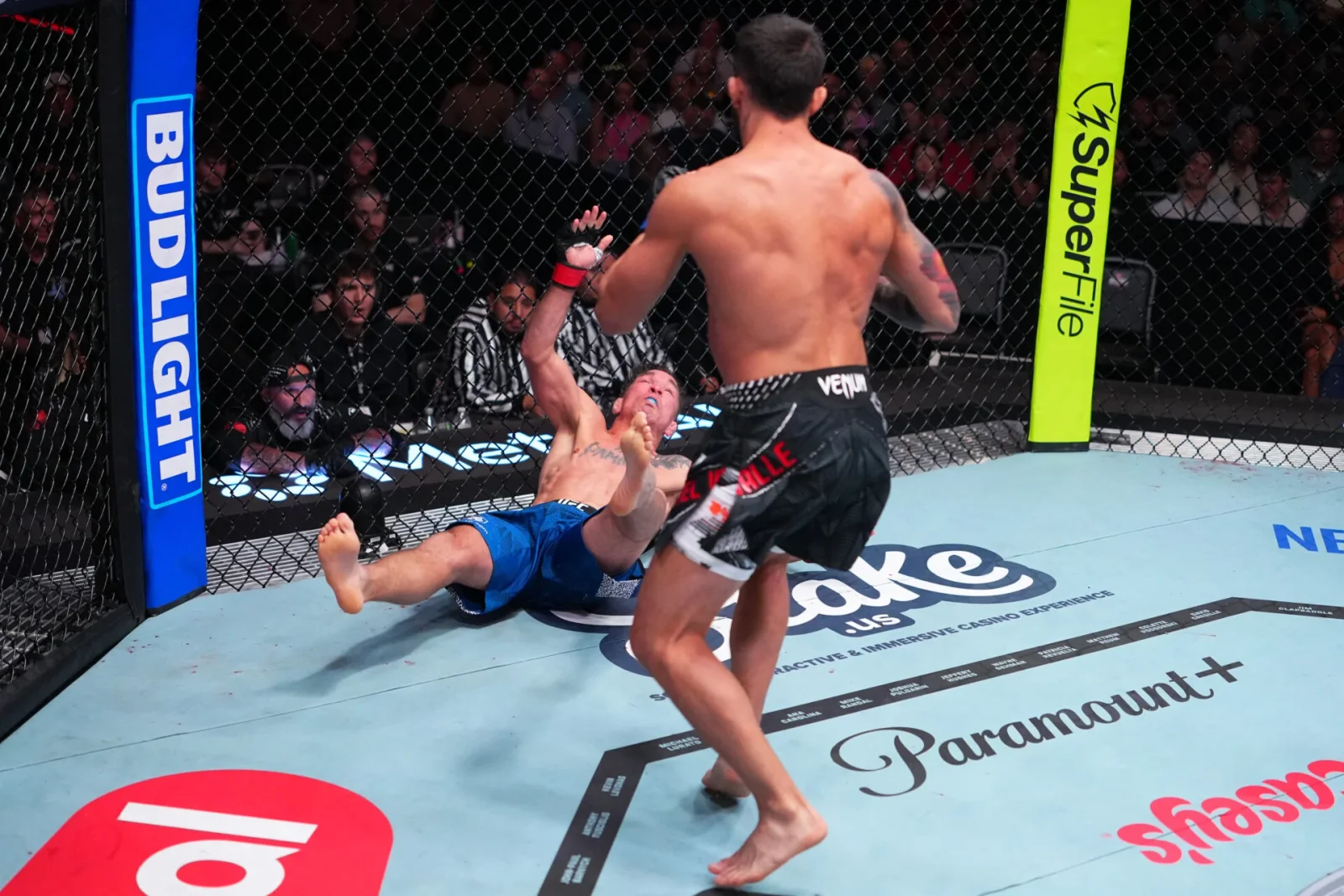 Elkins Calls It Quits After 35-Second KO Ends UFC Run at Vegas 120