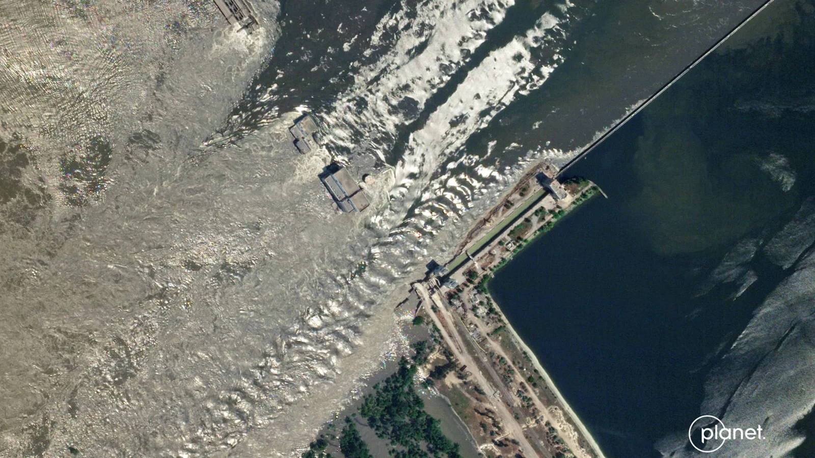 "Ukraine accuses Russia of blowing up dam, counteroffensive launched"