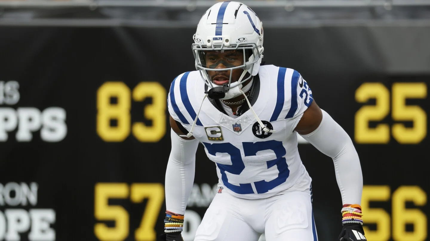 Colts part ways with Kenny Moore as trade talks stall