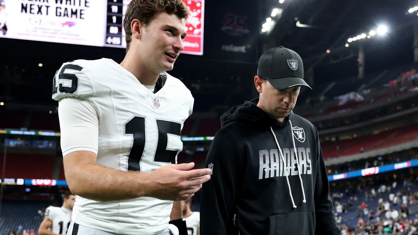Klint Kubiak keeps Raiders QB decision under wraps ahead of Week 1