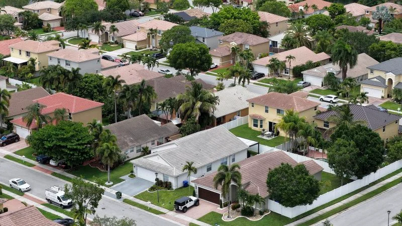 Iran detente nudges mortgage rates down, but Fed hike risk looms