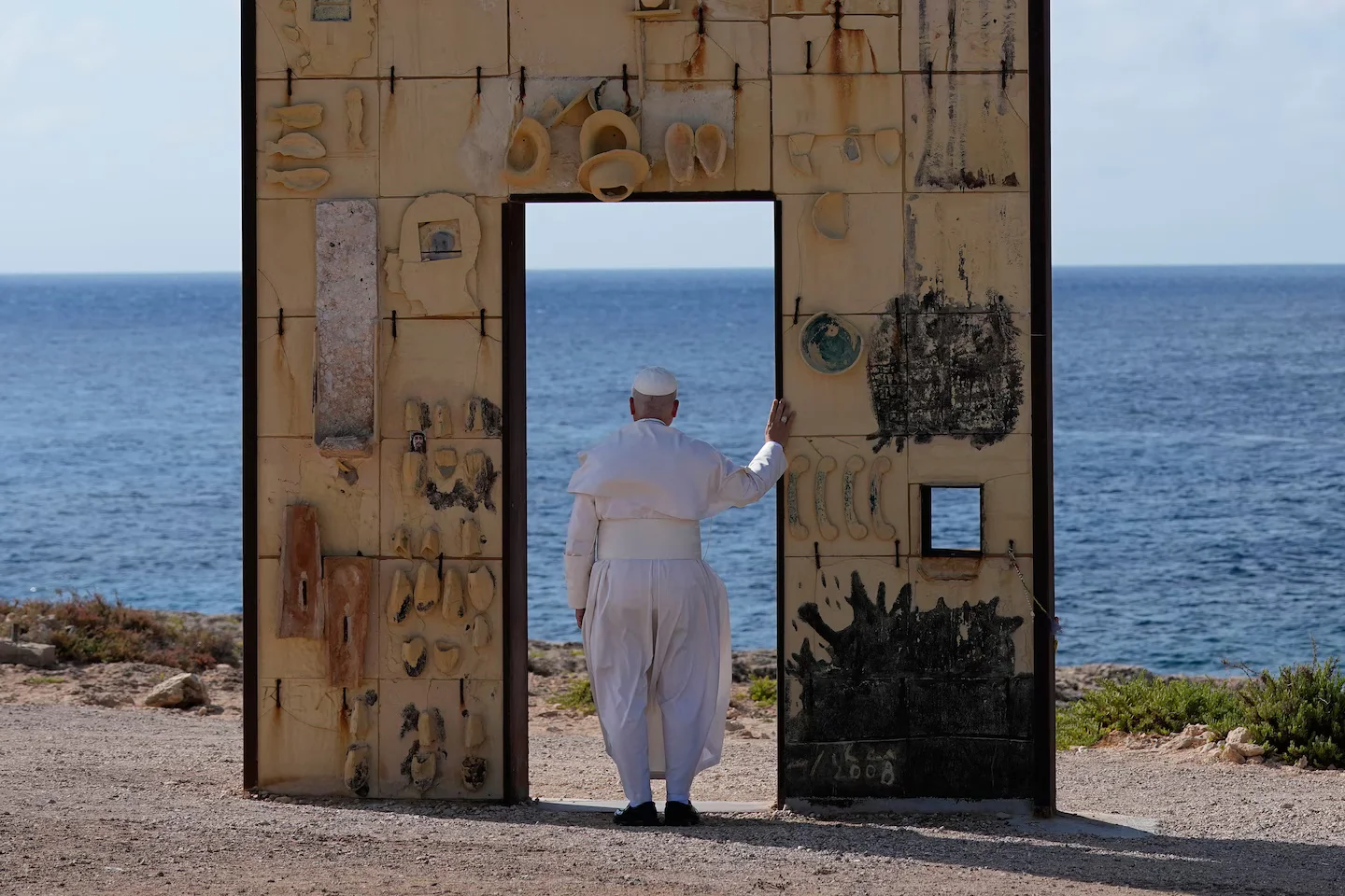 Pope Leo XIV urges U.S. to welcome and protect migrants during Lampedusa visit