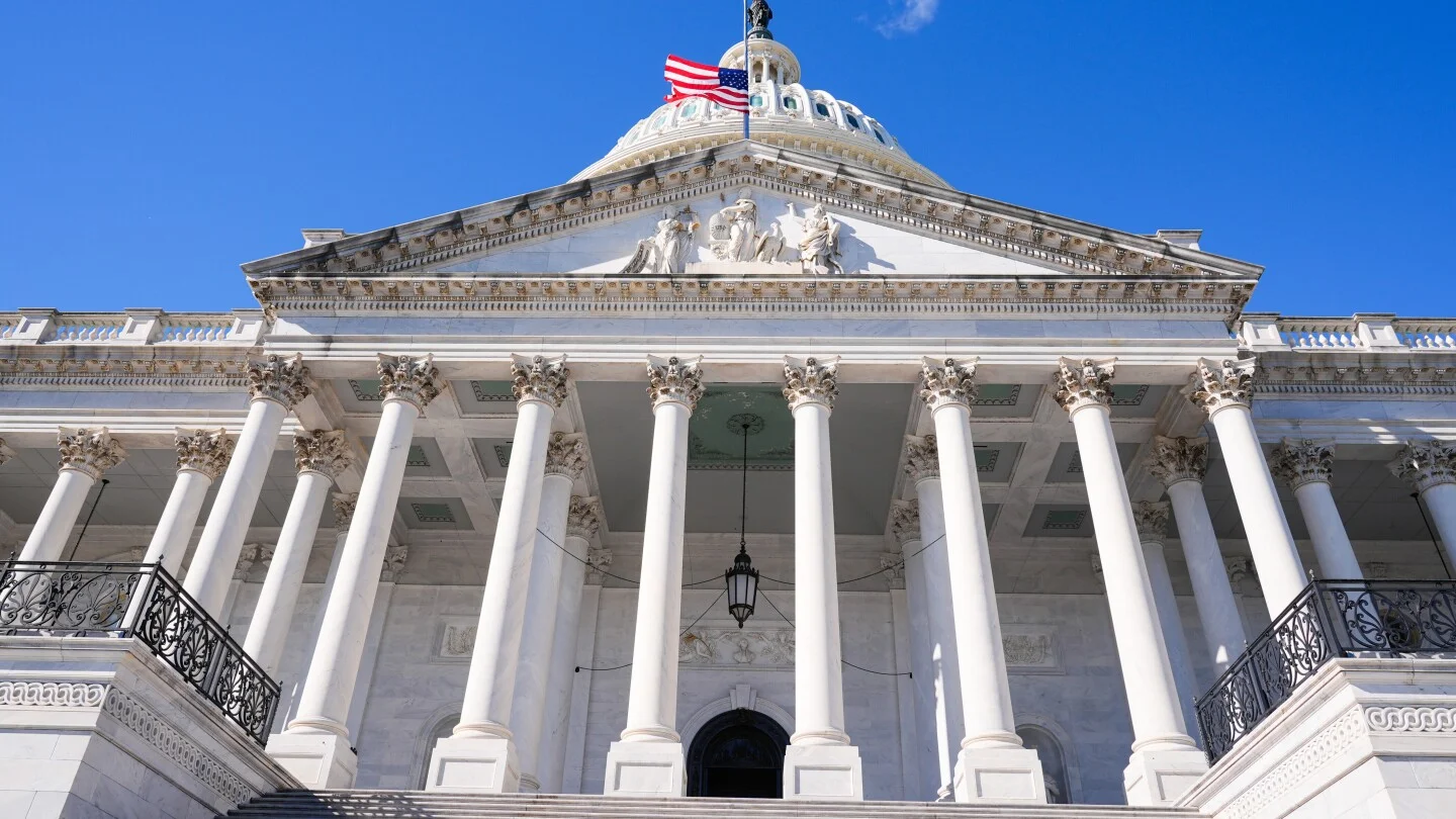 Senate Weekend Session Begins Quietly Amid Shutdown Talks