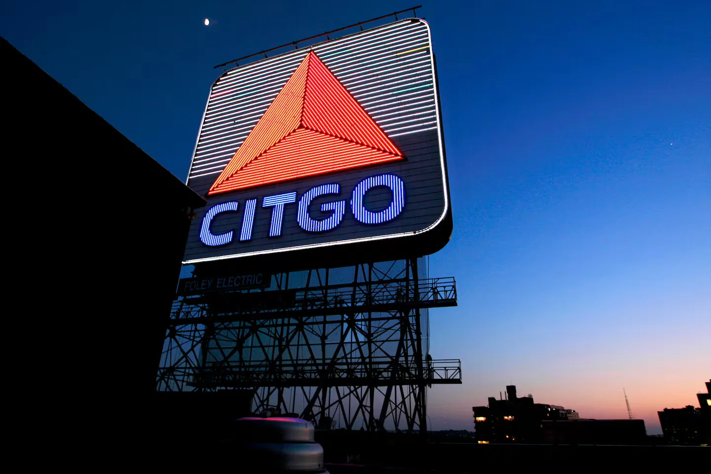 Citgo Sign Goes Dark for Six Months During Kenmore Square Relocation