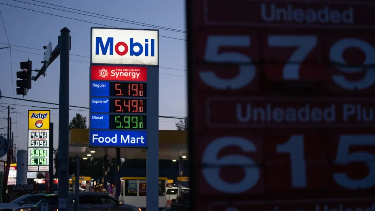 Gas Hits $4.30 a Gallon as Iran Tensions Persist, Trump Sees Prices Falling After War