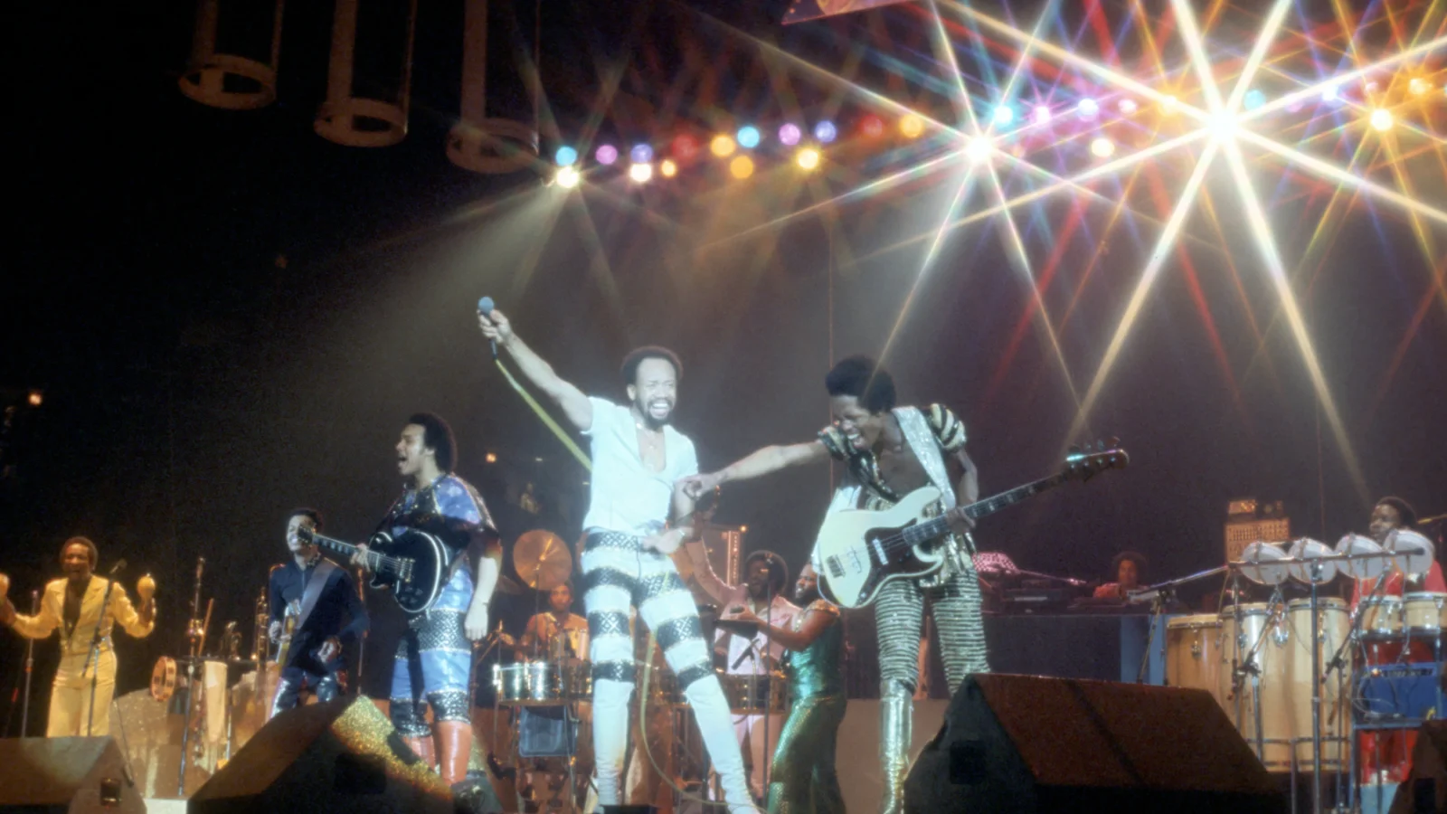 Bailey Reveals Real Inspiration Behind Earth, Wind & Fire's 'Reasons'