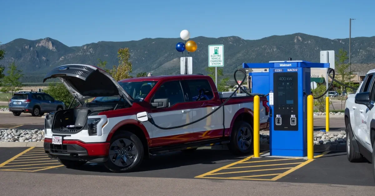 Walmart lights up a 100-site, 400 kW EV charging network across 20 states