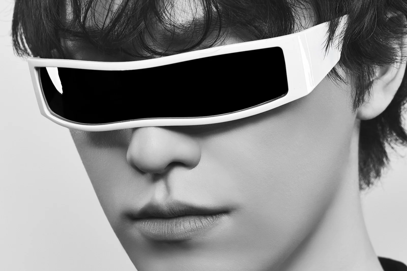 Dino Unveils Solo Alter Ego Picheolin With 吉BOARD