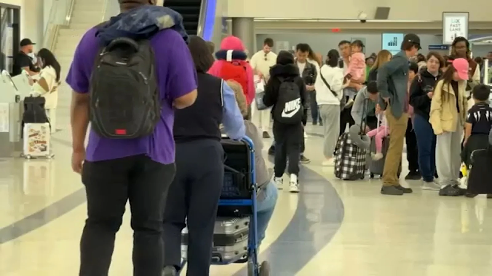 Mullin Threatens to Pull Federals from Sanctuary-City Airports, Endangering LAX International Flights