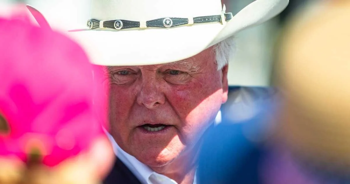 New World Screwworm Sparks Federal Rebuke of Texas Official Over Reporting Remarks