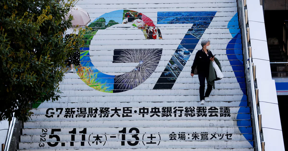 G7 and EU to impose new sanctions on Russian energy and trade.