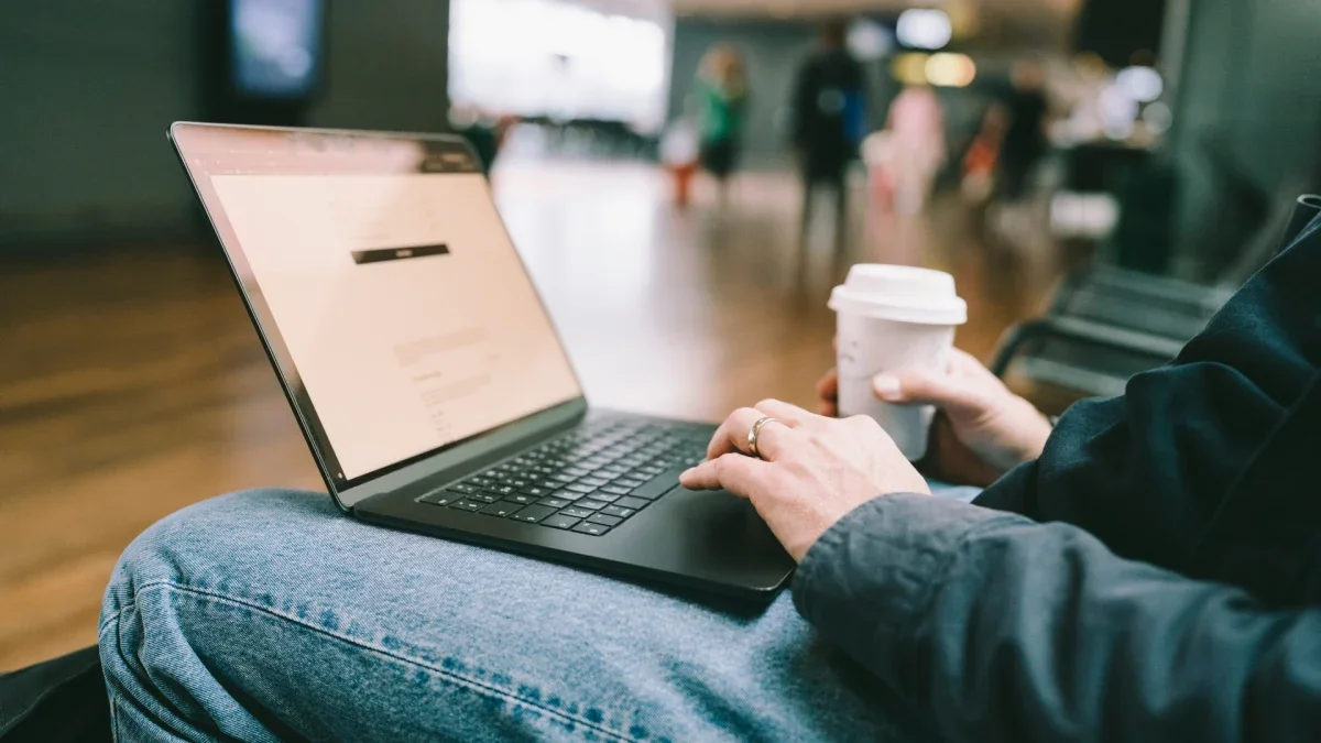 Public Wi‑Fi Risks Escalate as Captive Portal Attacks Target Travelers