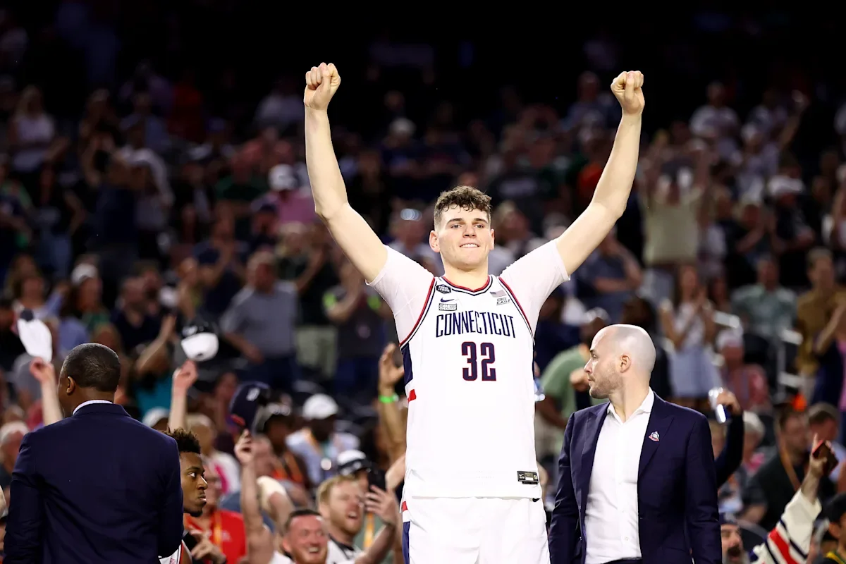 UConn's March Madness Dominance: Chasing History and Expert Picks.