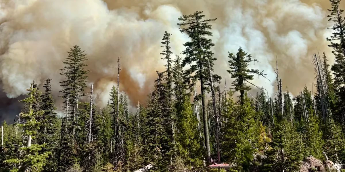 Mt. Hood evac warns locals as Grasshopper Fire swells across Oregon