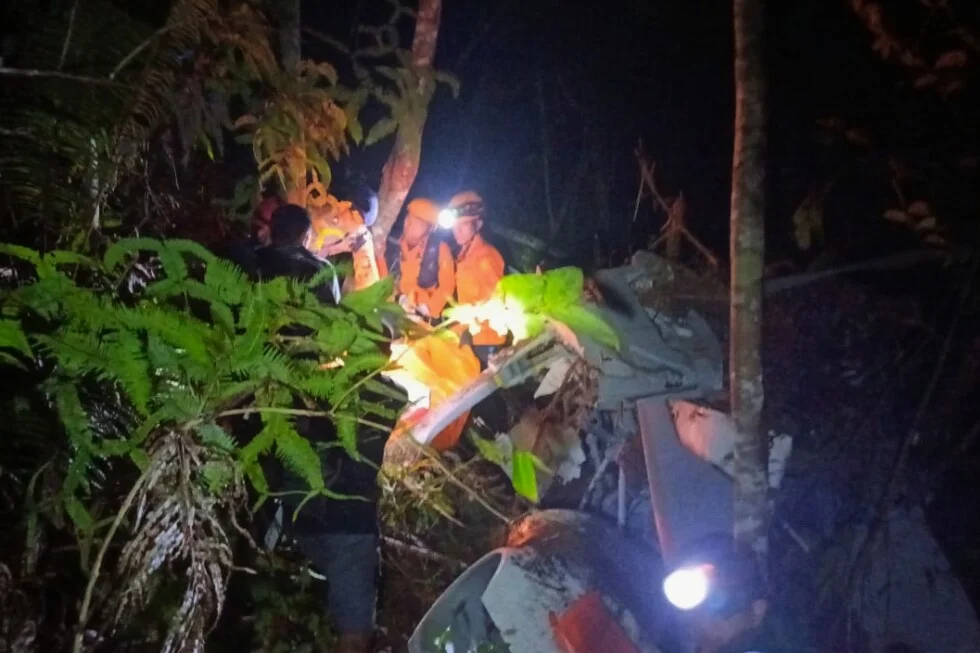 Eight Die in Helicopter Crash Over Indonesian Borneo