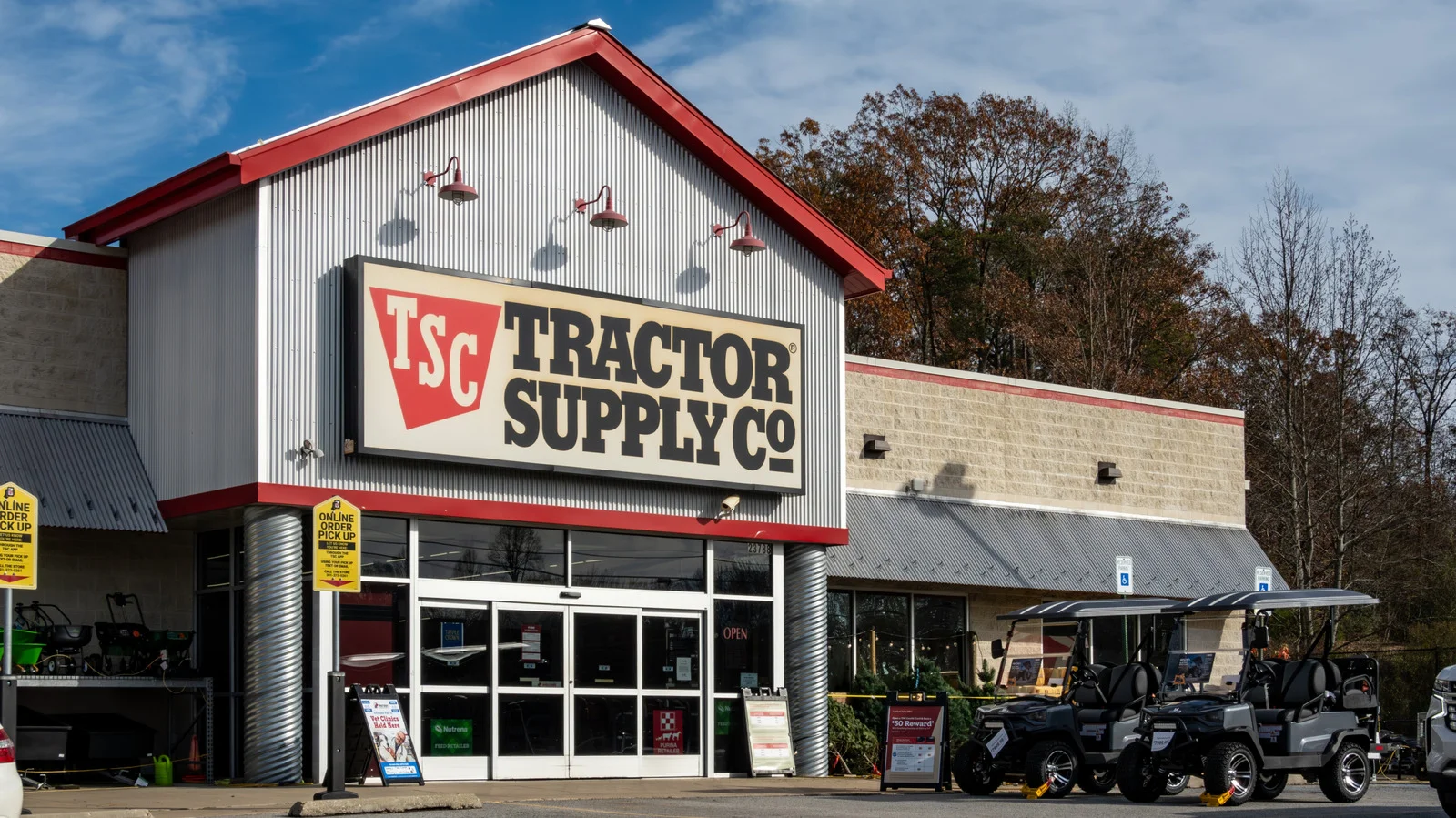 Top 10 Budget Camping Gadgets You Can Grab at Tractor Supply