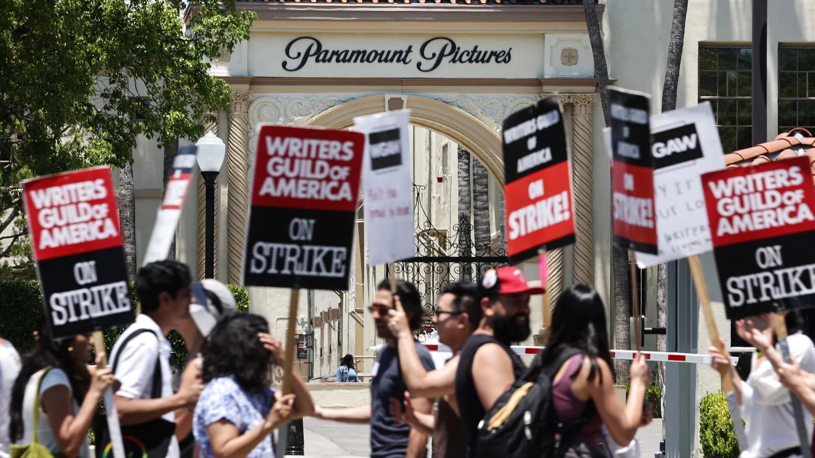 "Unions' Push for Higher Wages and Improved Hours Gains Momentum"