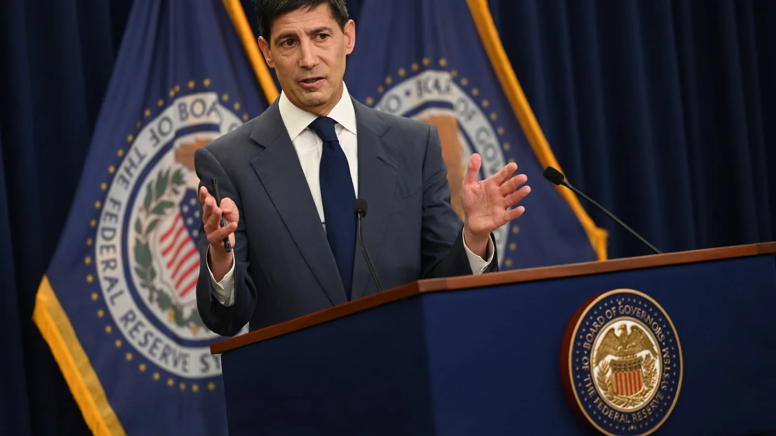 Warsh’s hawkish stance triggers quicker bets on Fed rate hikes