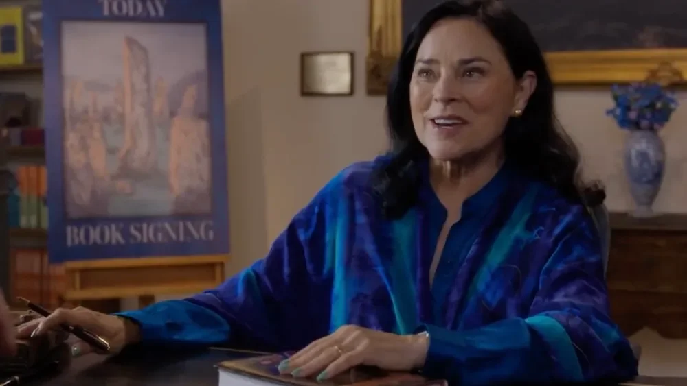 Outlander Finale Delivers Diana Gabaldon Cameo and Crew-Written Easter Eggs