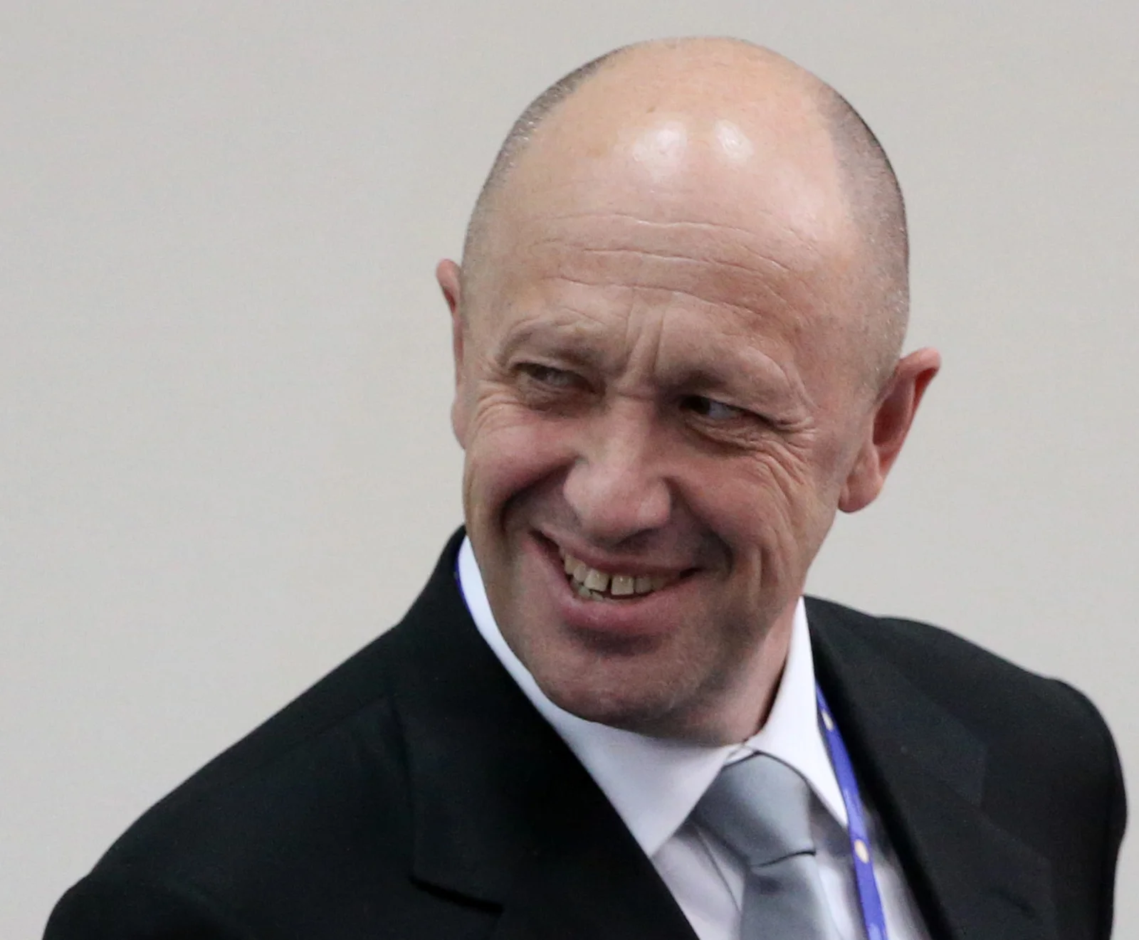 Russian-backed forces make gains in Bakhmut, Ukrainian commander killed in strike.