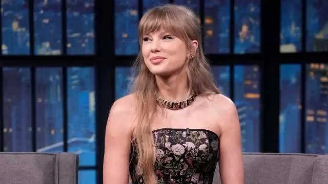 Swiftie Circle Questions a Major Wedding Rumor, Insider Says