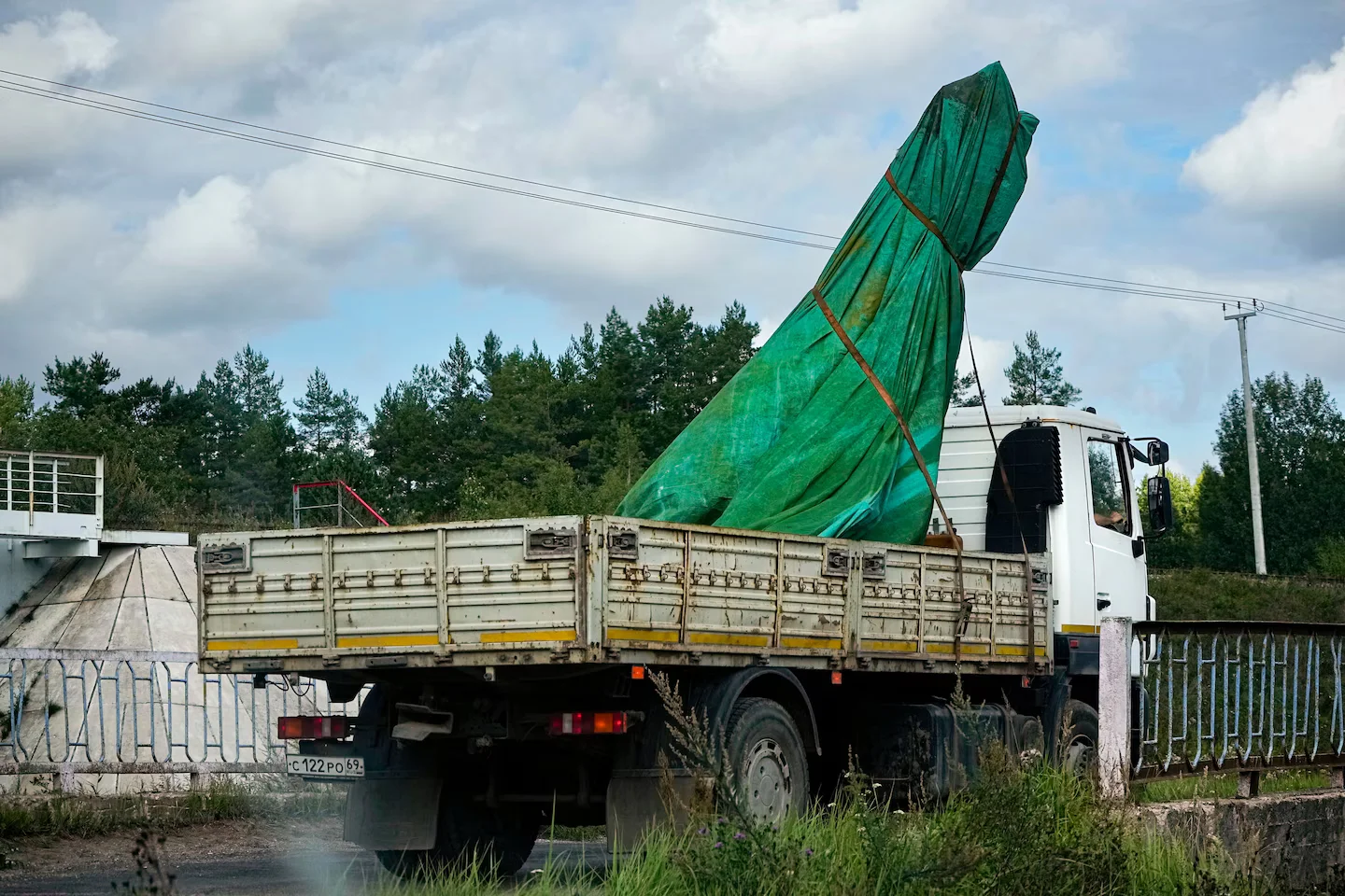 "Black Box Recovered from Plane Linked to Prigozhin in Russia-Ukraine Conflict"