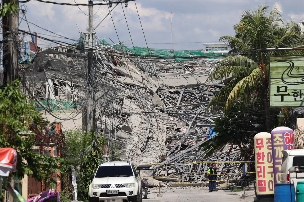 Nine-story construction collapse in Pampanga leaves 21 missing