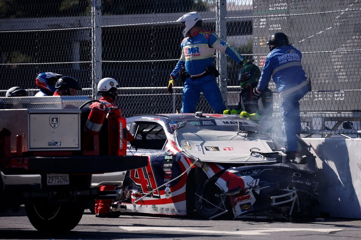 Mayer’s restart crash sparks 23-car San Diego pileup