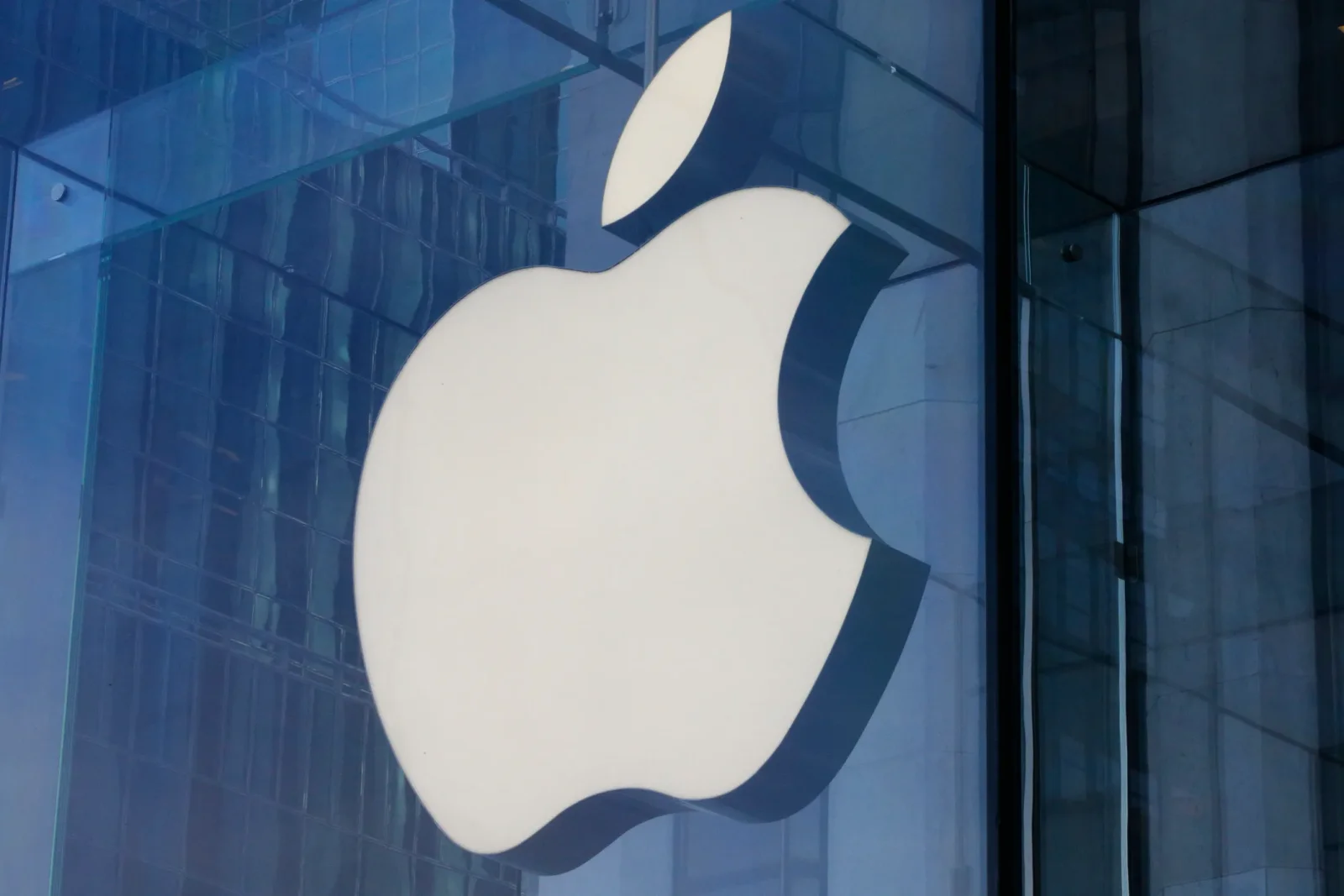 Apple Warns Mercenary Spyware Is Real and Demands Swift Action