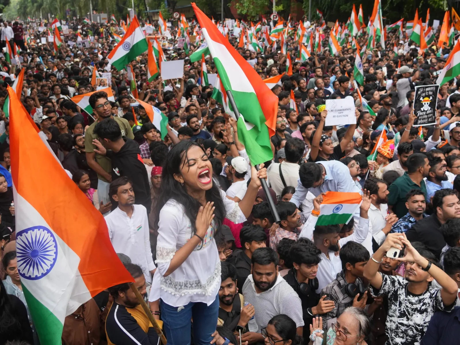 India's Cockroach Protests Pressure Modi: Court Orders Under-18s Release as Gen Z Outreach Begins
