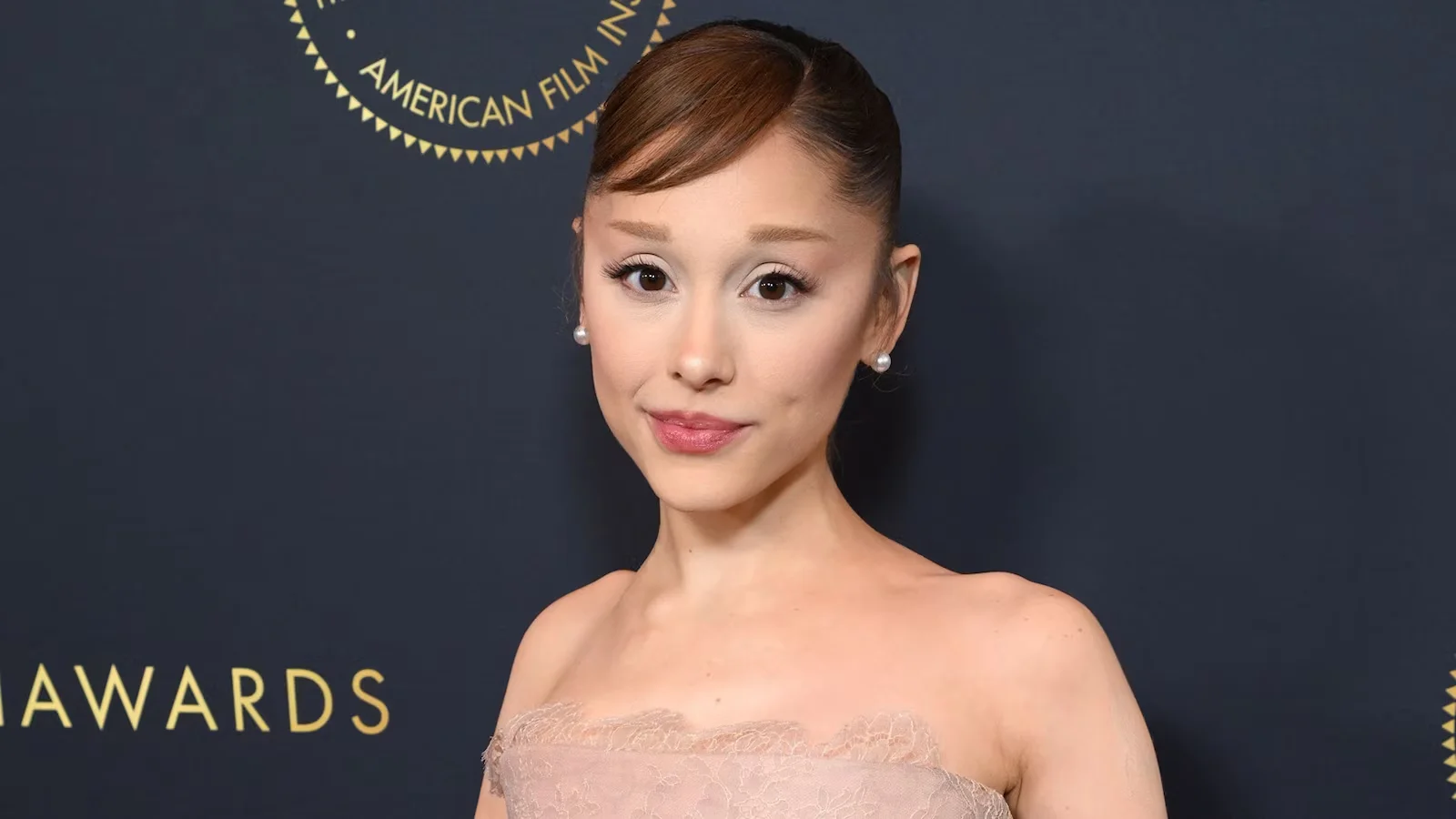 Ariana Grande pauses public life, exits West End show amid scrutiny