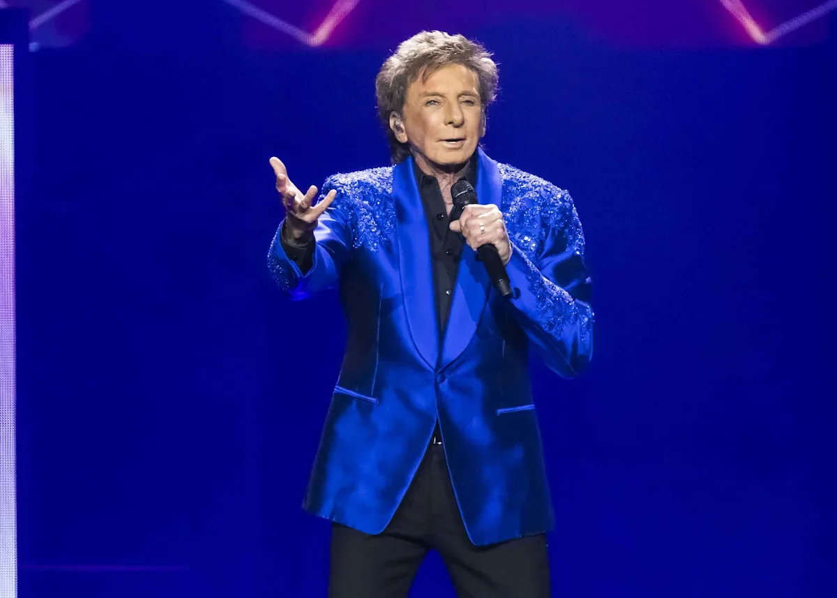 Barry Manilow, 82, Says He’s Had Just One Facelift—and He’s Proud of It