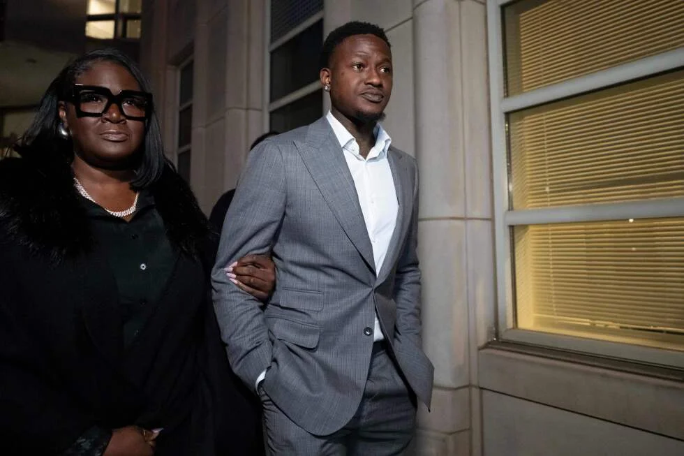 Heat clear roster space by waiving Rozier to pursue another signing