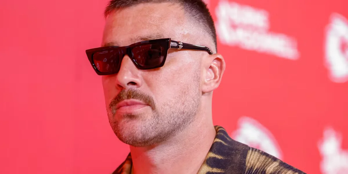 Kelce Flaunts Wedding Ring as Chiefs Kick Off Preseason