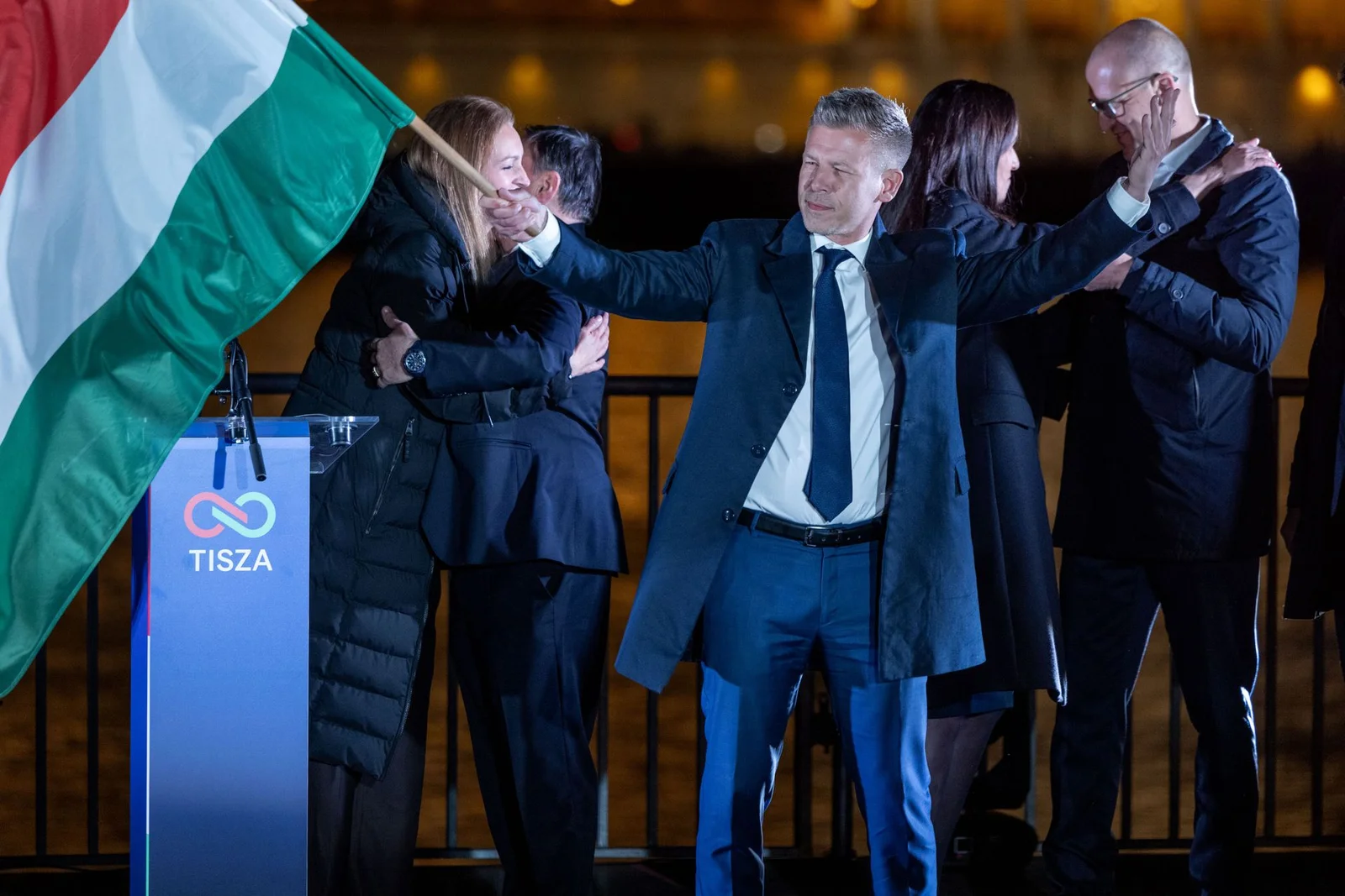 Hungary's voters wary of Ukraine aid, split on Kyiv's EU bid, poll shows