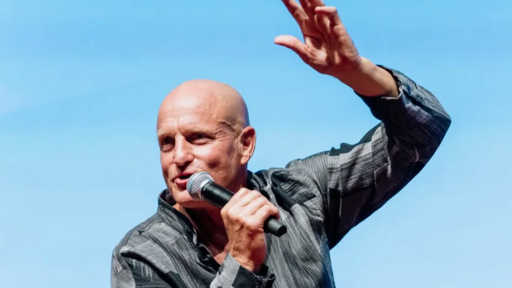 Woody Harrelson Reunites With McConaughey in 'Brothers' at Sarajevo