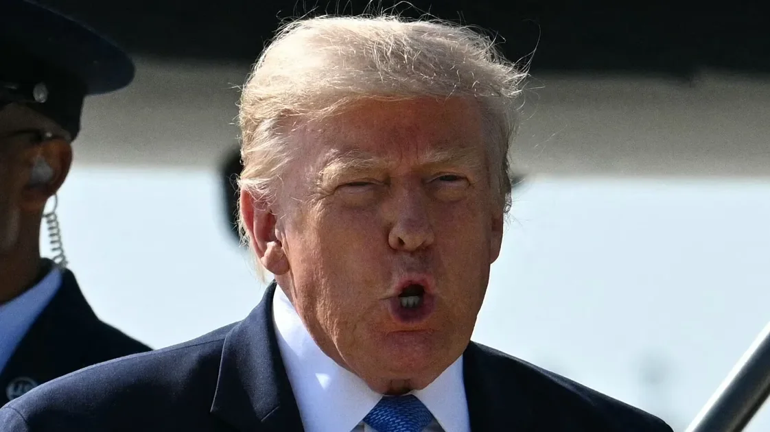 Trump’s AI Medal Photo Triggers Stolen Valor Outcry