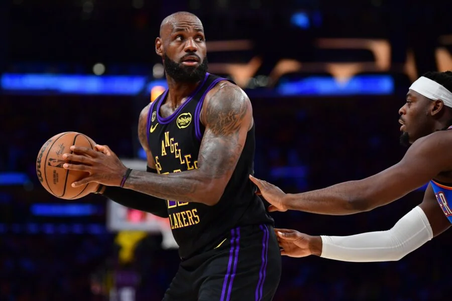 LeBron Rumors Put Sixers, Warriors in the Mix as Offseason Buzz Grows
