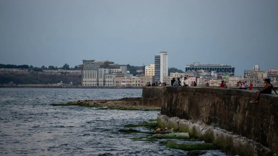US intelligence flights surge off Cuba, signaling renewed surveillance pressure