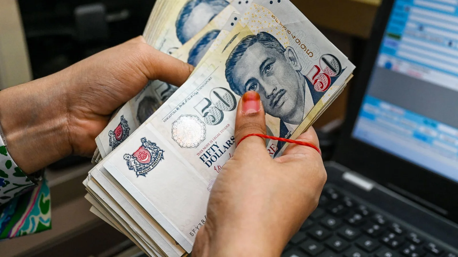 Singapore's Central Bank Holds Monetary Policy Amidst Economic Uncertainty