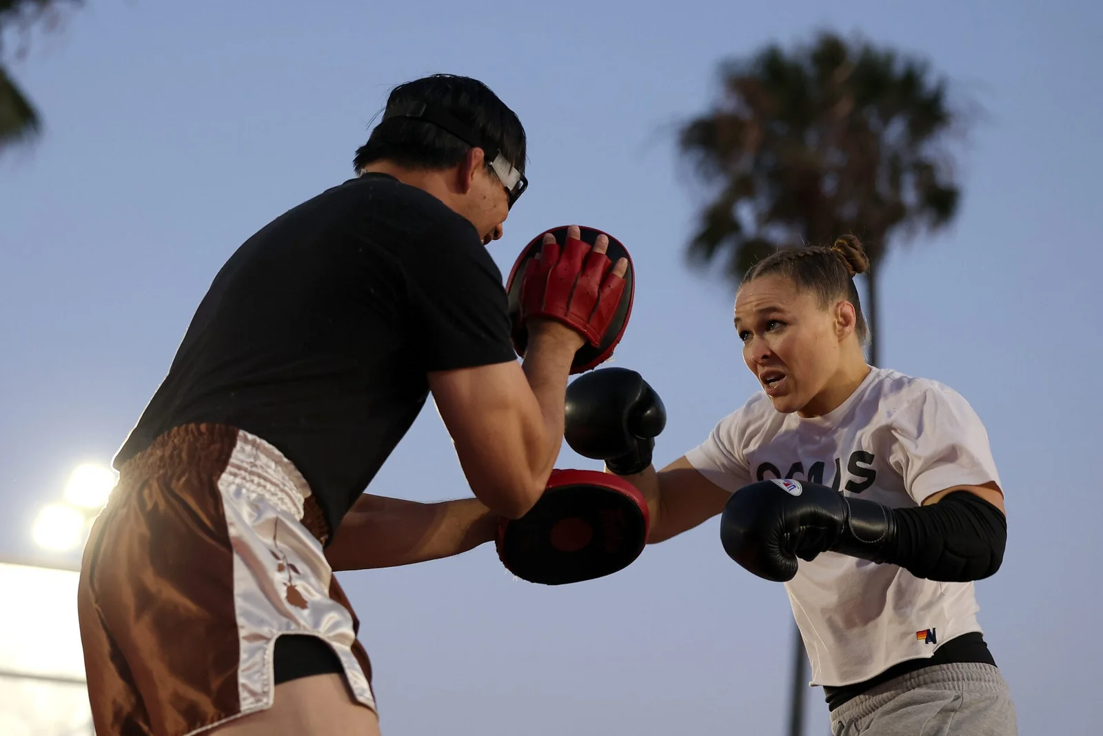 Rousey’s MMA Comeback Faces Skepticism Ahead of Netflix Main Event