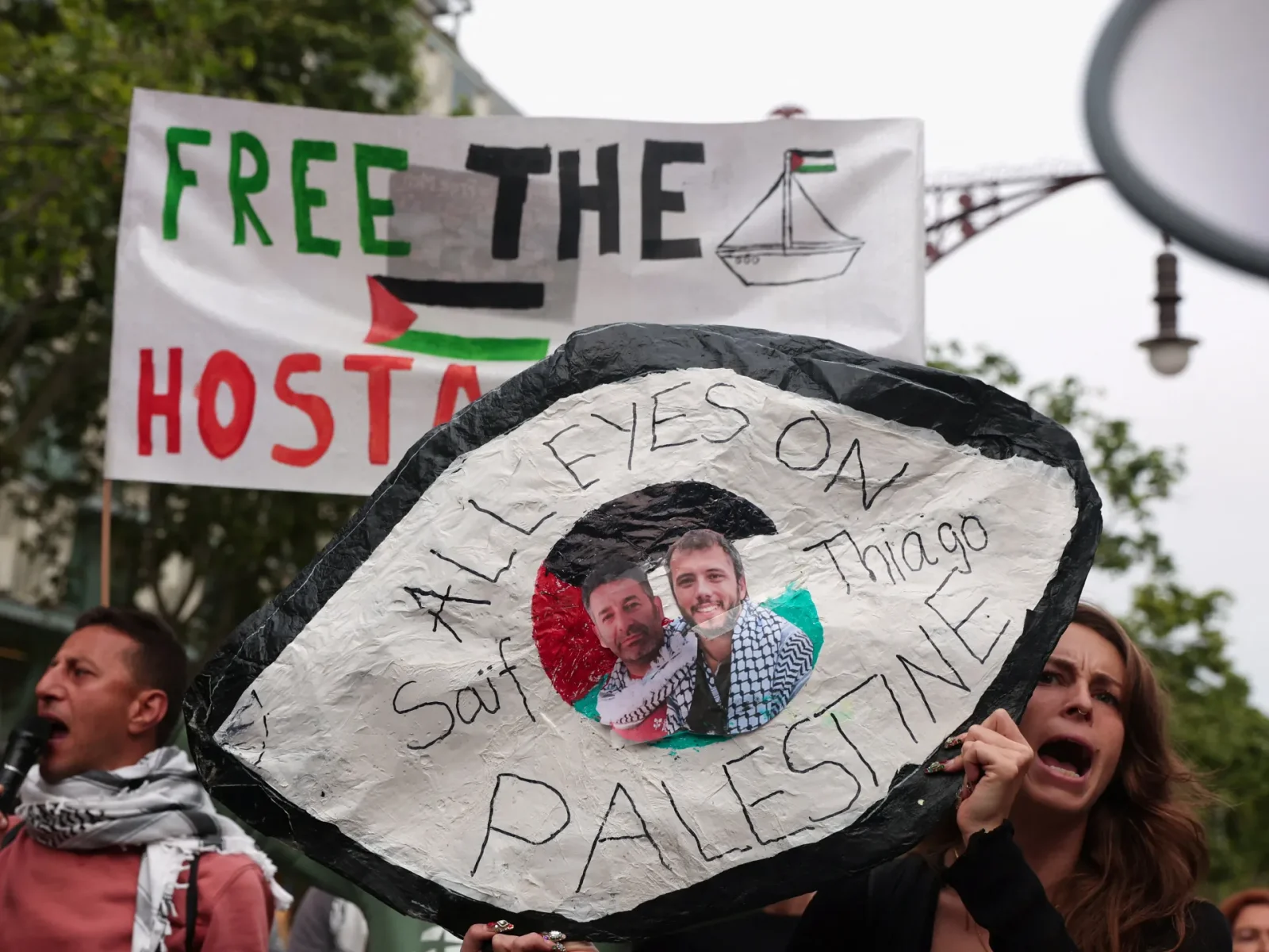 Israel Detains Gaza-Bound Flotilla Activists, Drawing International Scrutiny
