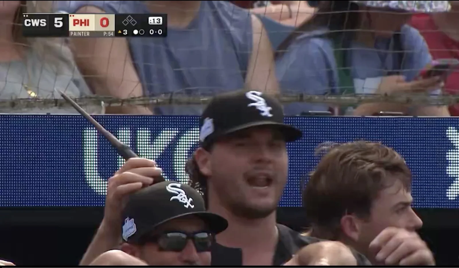 Wand-in-the-dugout moment tees up first MLB homer amid White Sox-Phillies broadcast banter