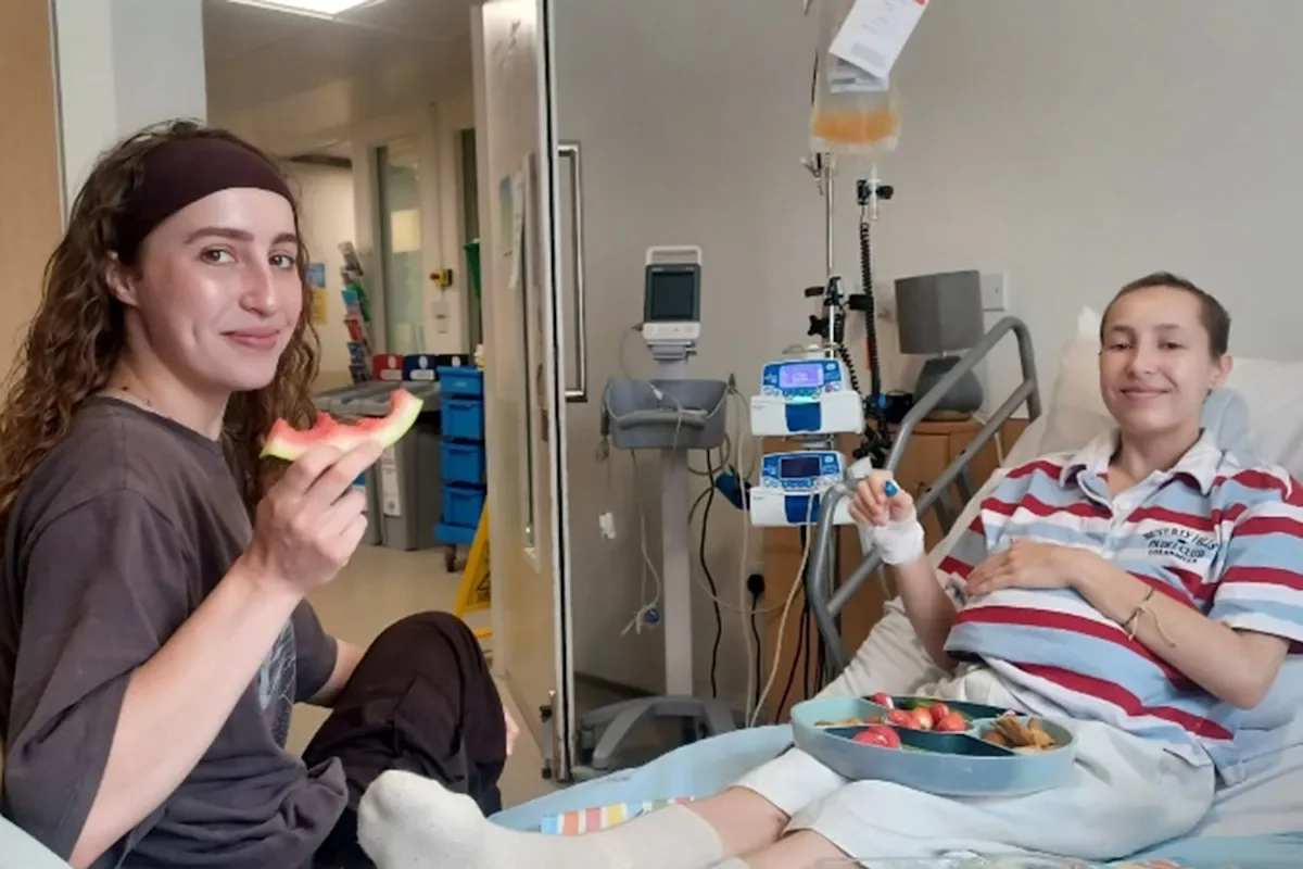 Identical Twin's Heartbreak: 24-Year-Old Caitlin Leggett Dies Weeks After AML Relapse
